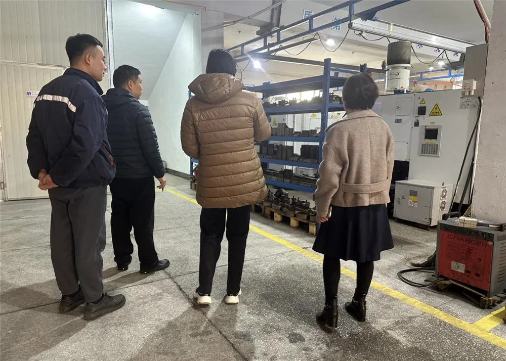 Dutch customers visited our factory