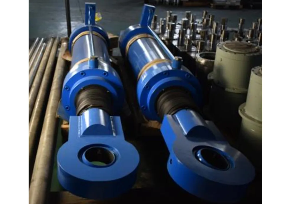 What are the challenges faced by the hydraulic cylinder industry?