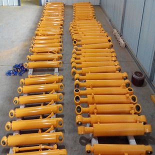 Hydraulic Cylinder for Crane Deployment